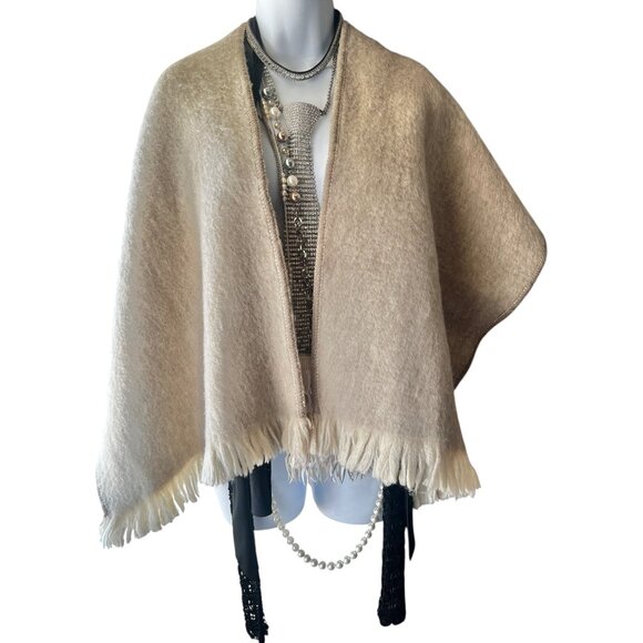 Roka Colombian Lana Wool Poncho Reversible Beige & Cream Shawl Handmade - Picture 1 of 11